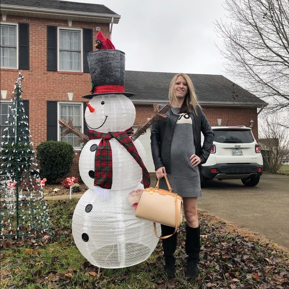 Meet Your Posher! - Picture 5 of 17